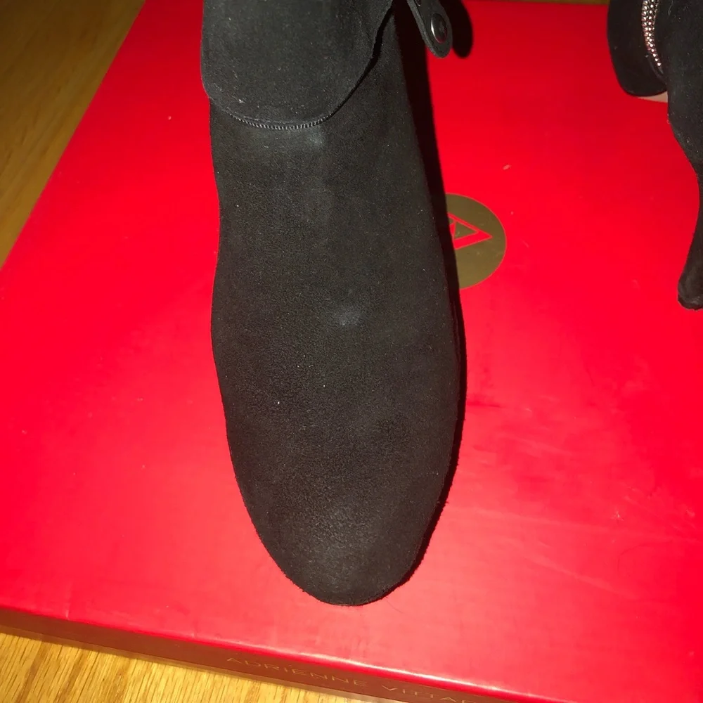 Adrienne Vittadini black suede zip boots size 6